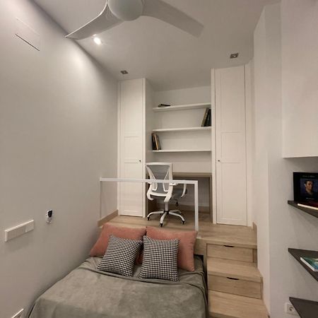 Appartamento Casa De Huespedes Almirante Madrid Esterno foto