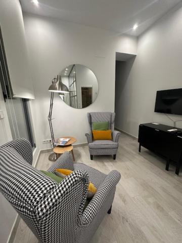 Appartamento Casa De Huespedes Almirante Madrid Esterno foto