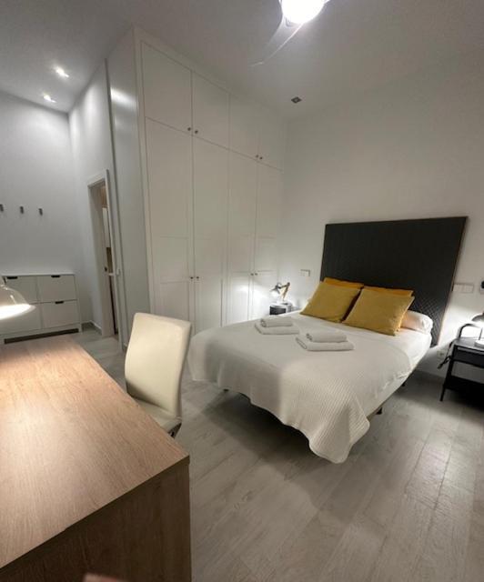 Appartamento Casa De Huespedes Almirante Madrid Esterno foto