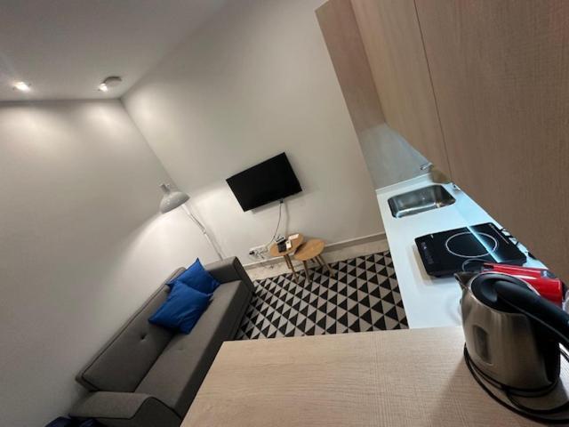 Appartamento Casa De Huespedes Almirante Madrid Esterno foto